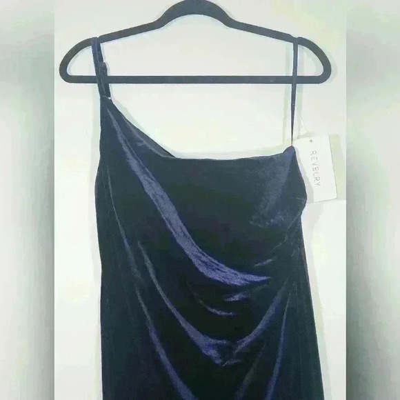 REVELRY JADE VELVET DRESS. - Picture 3 of 7